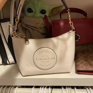 Meet your Posher, Leslie